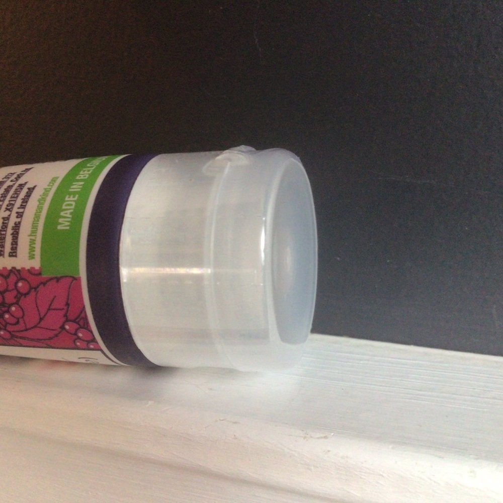 Human + Kind Hand Scrub Elderflower & Raspberry - Picture 4 of 4